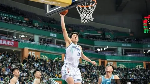 星新游热销，新葡京，，联名周边抢购热潮